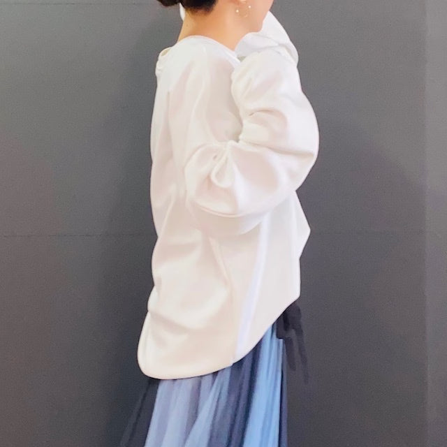 New Fall/Winter Collection – Classic Long Sleeve Sweatshirt with Modern Tailoring, Soft Brushed Fabric, and Elevated Everyday Comfort Size M