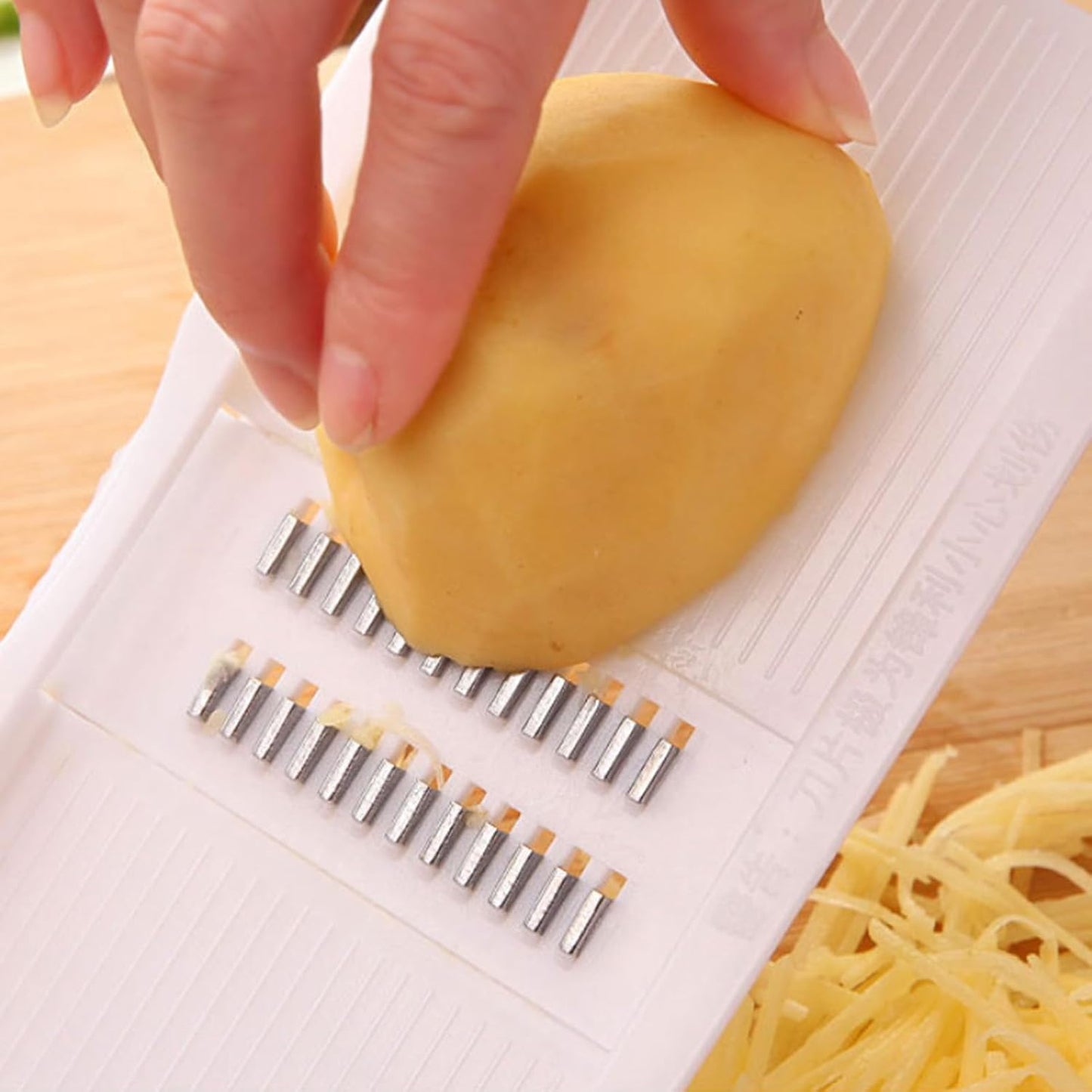 4 in 1 Vegetable Cutter, Multifunctional Vegetable Cutter Kitchen Shredder Manual Slicing Wiping Machine Large Cabbage Shredder Household Hand Shredder Slicer Rotary Vegetable