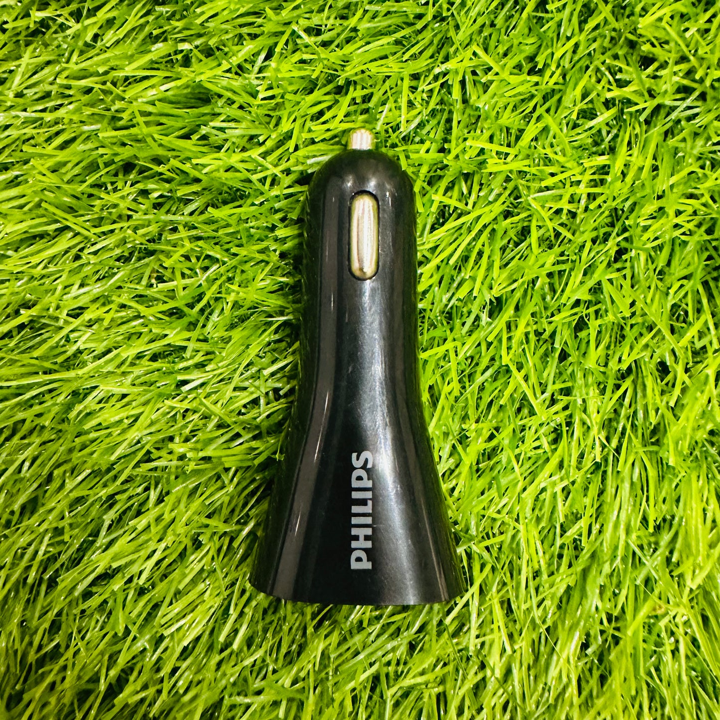 PHILIPS Car charger 2.4A – 18W Universal USB Fast Charging Option 5V/12V/24V Auto Convert