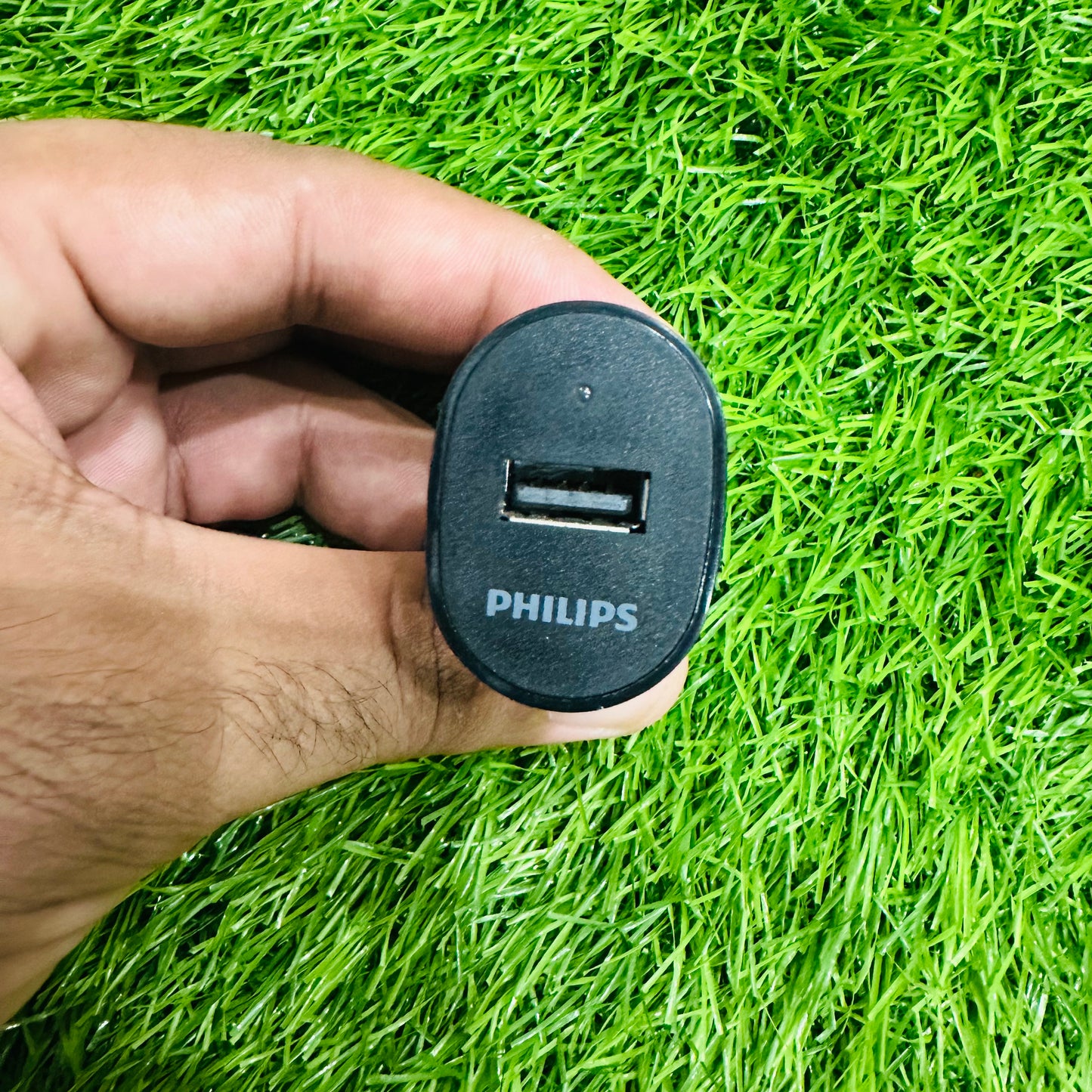 PHILIPS Car charger 2.4A – 18W Universal USB Fast Charging Option 5V/12V/24V Auto Convert